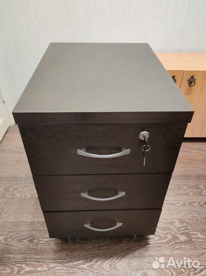 Тумба прикроватная