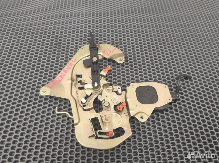 Замок двери зад лев Kia Carnival 1