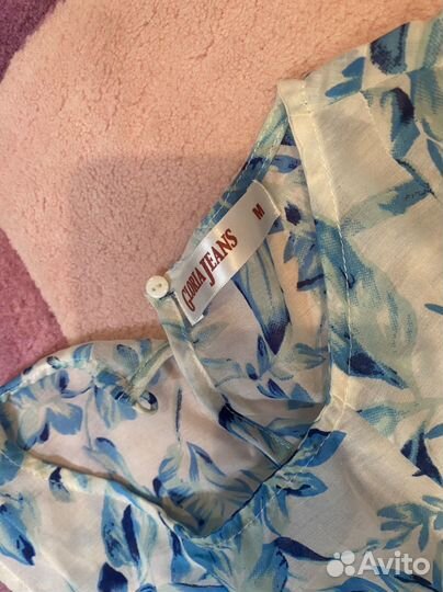 Блузка легкая без рукавов M