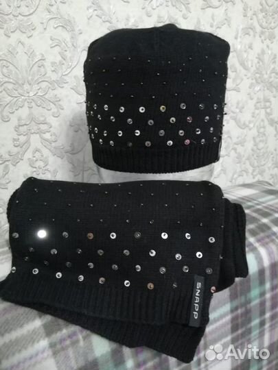 Шапка с шарфом женская