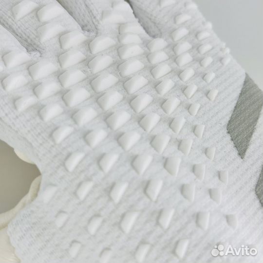 Вратарские перчатки adidas