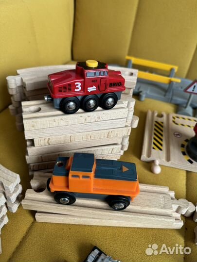 Brio Набор с самодвижущимся поездом 33165