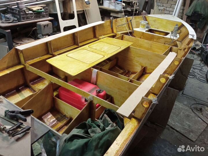 Мотолодка Север 380