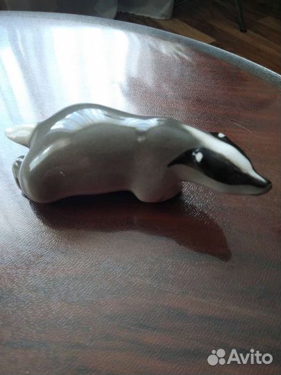 Фарфоровая статуэтка