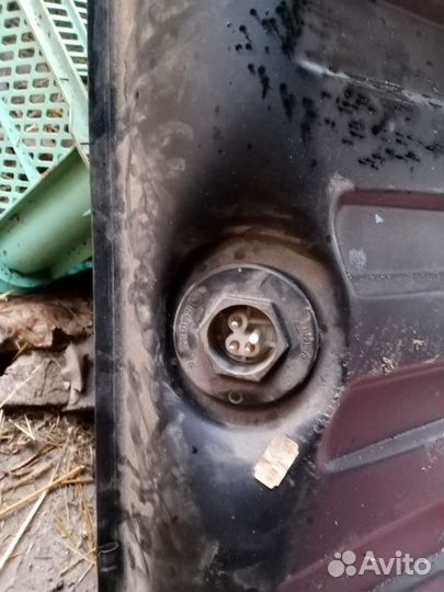 Топливный бак мерседес 124(230се),купе