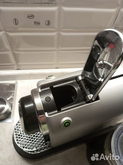 Кофемашина капсульная Nespresso Bork C533