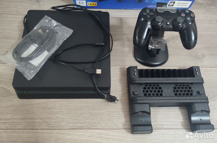 Sony PS4 slim 1 Tb