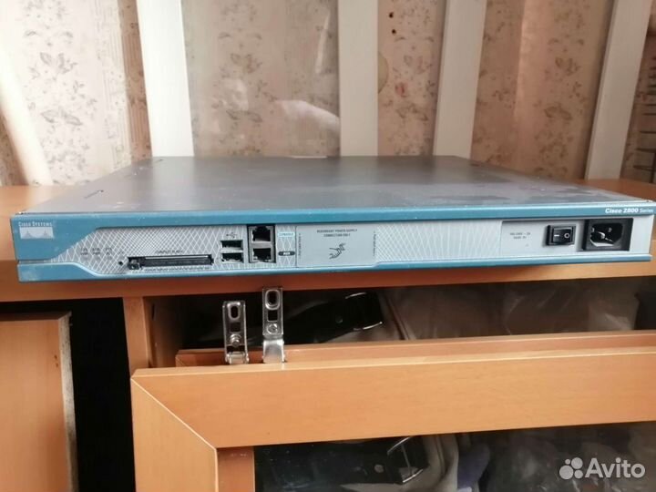 Маршрутизатор Cisco 2801 и 2811