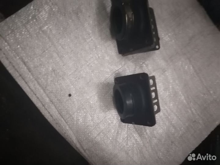 Лепестковый клапан