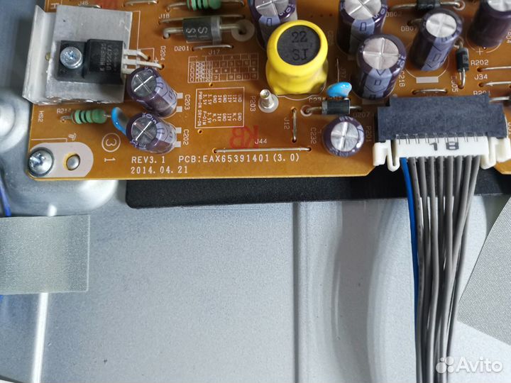 Телевизор LG 32LB650V (Разбор)(По запчастям)