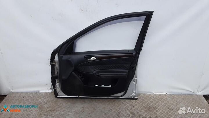 Дверь передняя правая Mercedes-Benz C-Класс