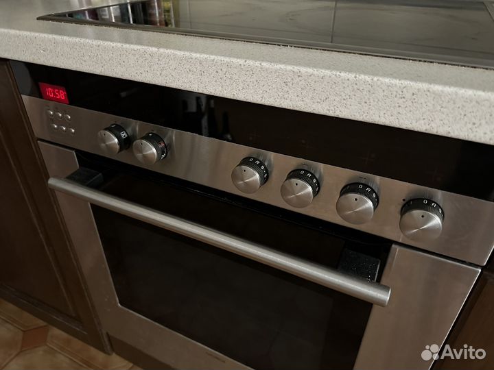 Духовой шкаф с варочной панелью Siemens