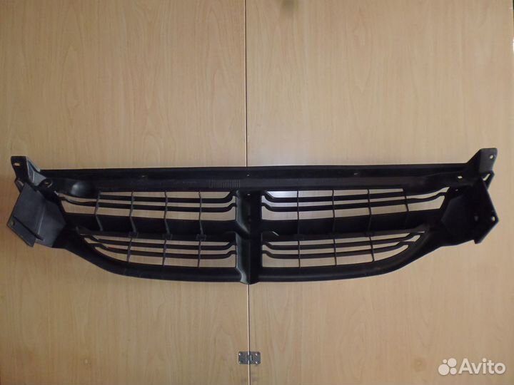 Решетка радиатора Chrysler Voyager/Caravan