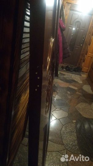 Дверь деревянная