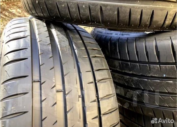 Michelin Pilot Sport 4 255/45 R18