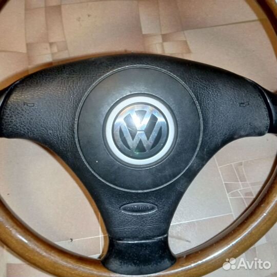 Фирменный деревянный руль VW