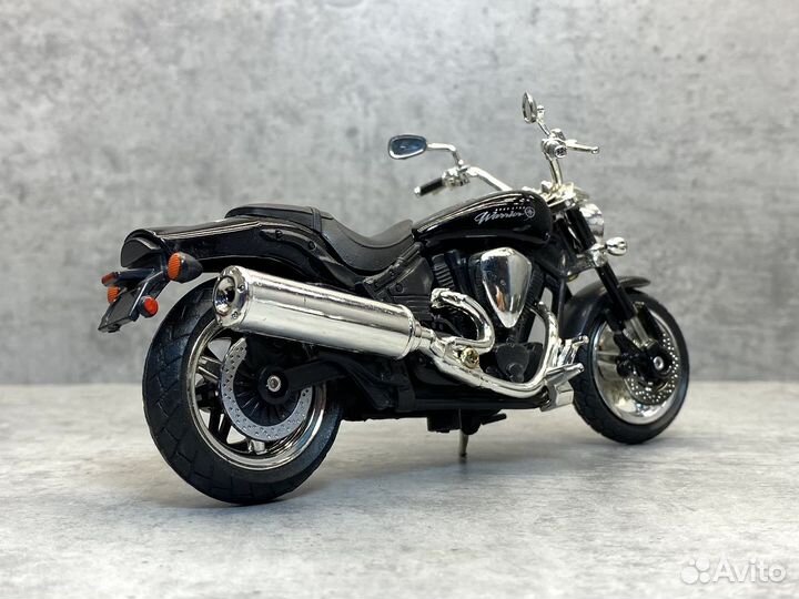 Коллекционная модель Yamaha road star warrior 1:18