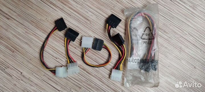 Переходник для блока питания molex-sata
