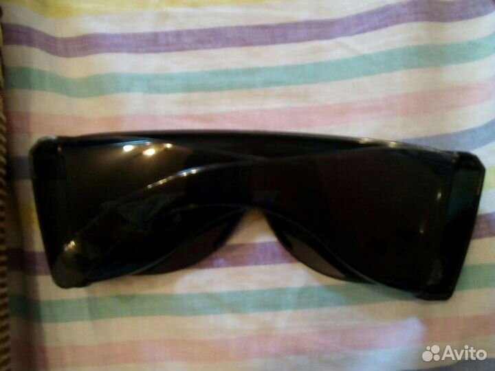 Очки с защитой со всех сторон