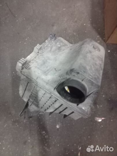 Корпус фильтра на спринтер 2.9 тд