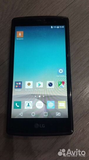 Мобильный телефон LG