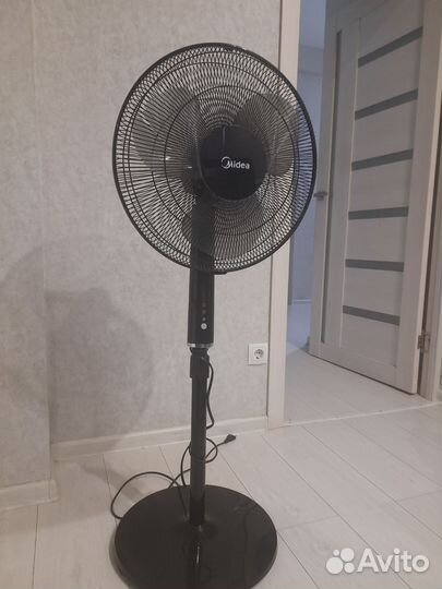 Вентилятор напольный с пультом