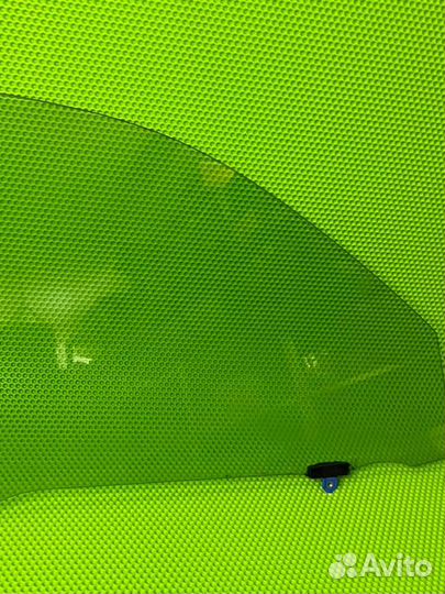 Стекло двери переднее правое Toyota Land Cruiser