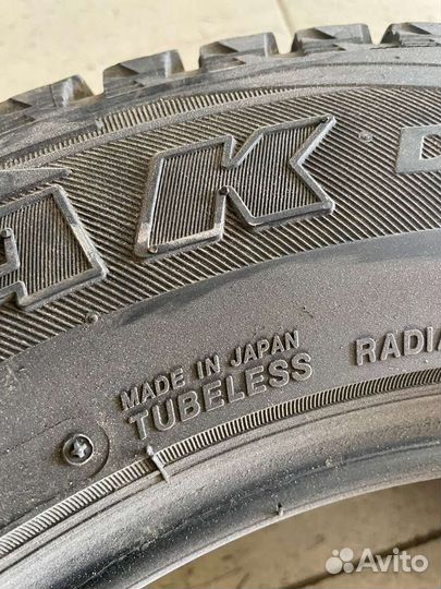 Bridgestone Blizzak DM-V2 215/65 R16