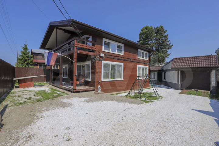 Дом 218,3 м² на участке 6,2 сот.