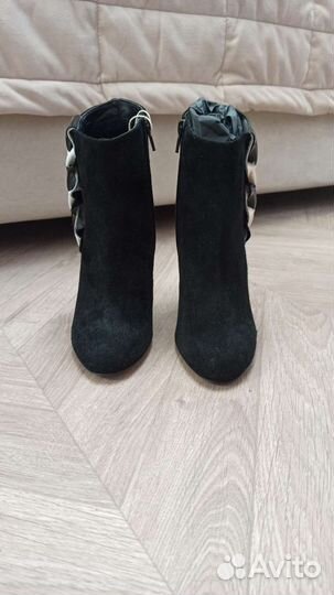 Ботинки натуральная замша 35 размер