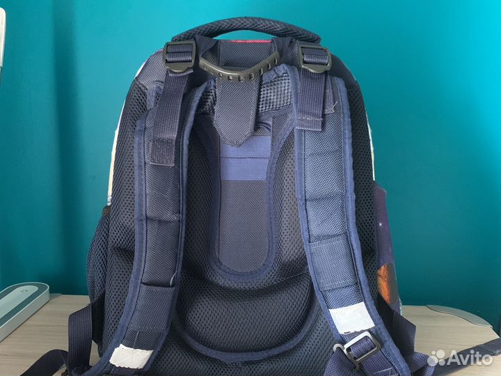 Школьный облегченный каркасный ранец