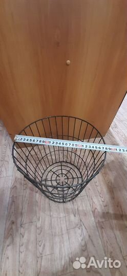 Корзины для мусора (металл) много