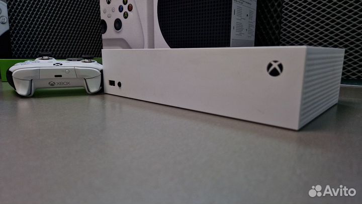 Игровая приставка xbox series s