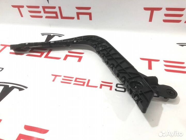 Кронштейн крепления бампера заднего левый Tesla