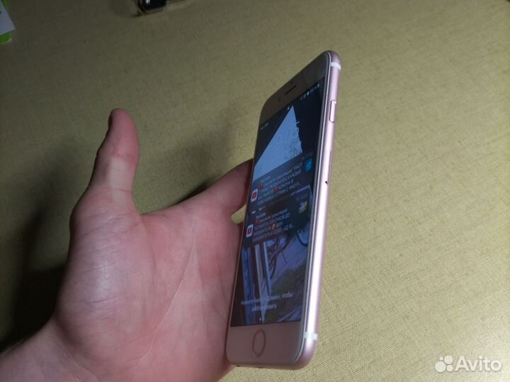 Телефон iPhone 6s