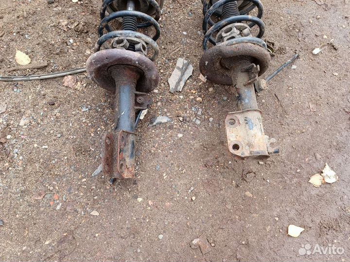 Стойки передние Рено лагуна 1 2000г