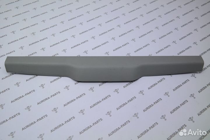 Обшивка крышки багажника Land Cruiser 200 07