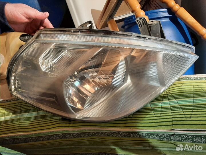 Фара nissan тиида