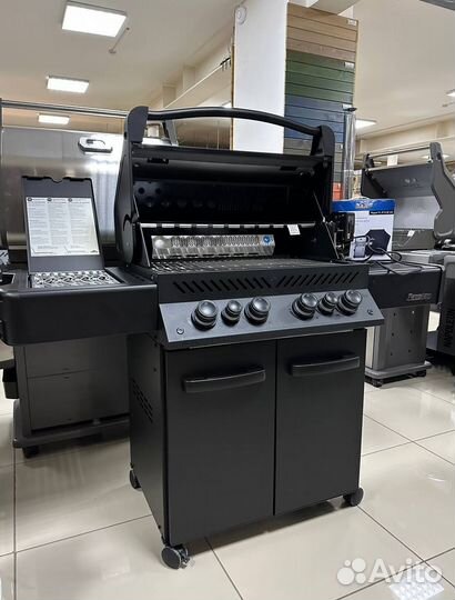 Газовый гриль Napoleon Phantom Prestige 500