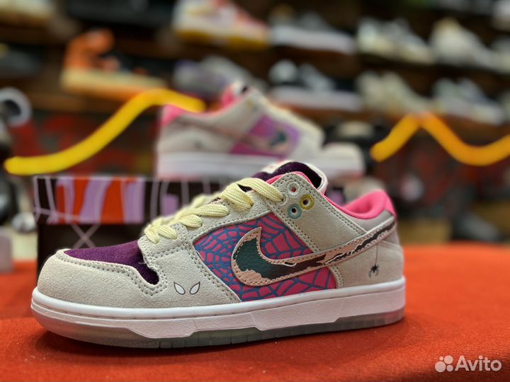 Кроссовки nike sb dunk человек паук цветные