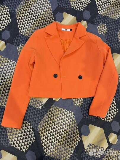 Укороченный пиджак