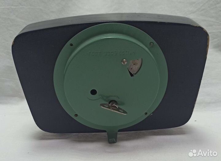 Из СССР настольные часы маяк