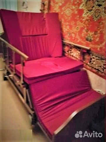 Медицинская кровать удобная для лежачих больных