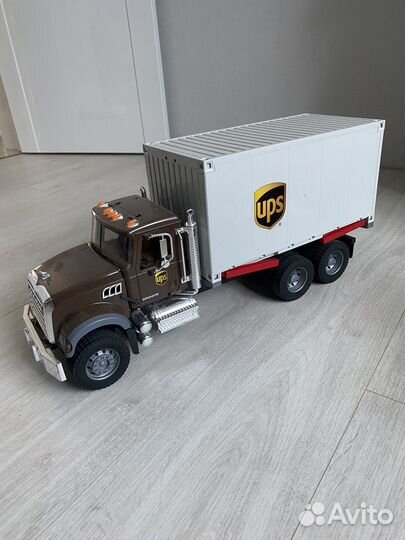 Экскаватор мусоровоз тягач самосвал bruder