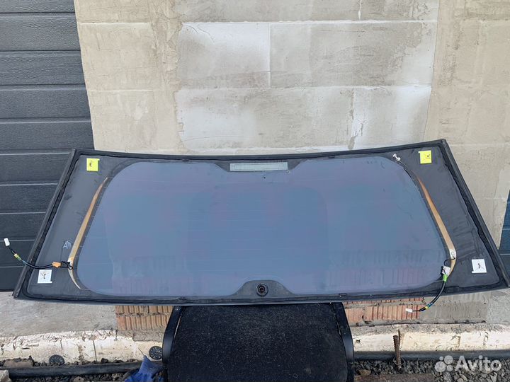 Стекло крышки багажника toyota Land Cruiser 200