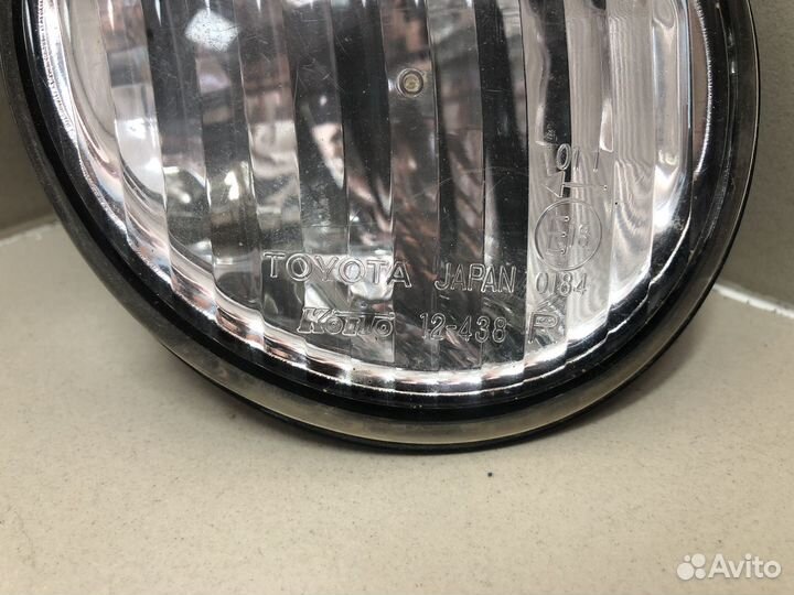 Указатель поворота правый Toyota Corolla E11 1997