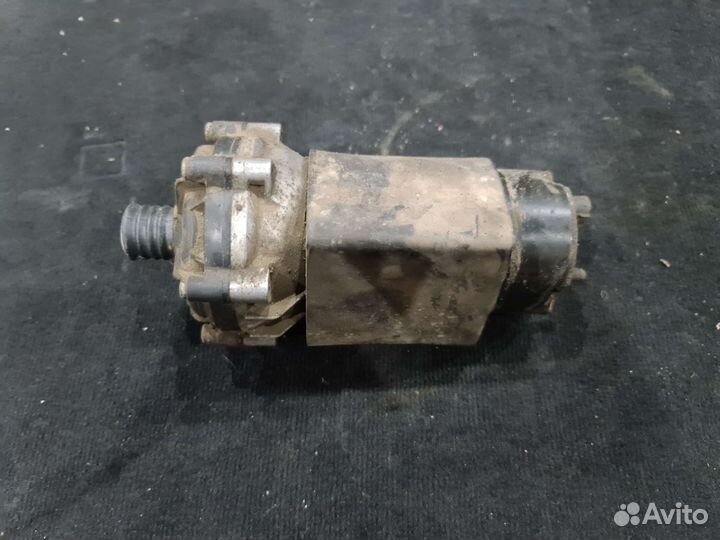 Циркуляционный насос Mercedes W221