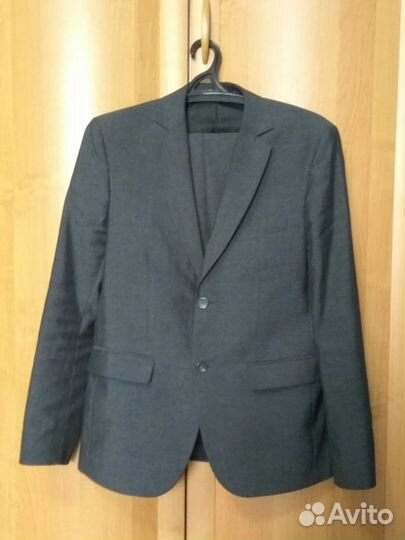 Продаются 4 школьные формы (серый цвет)