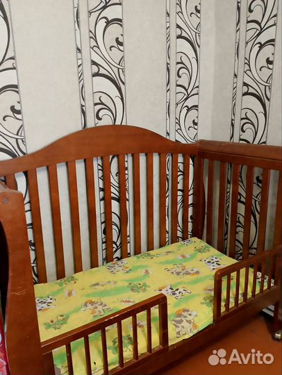 Детская кроватка