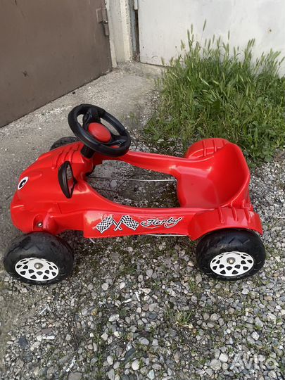 Машинка детская на педалях